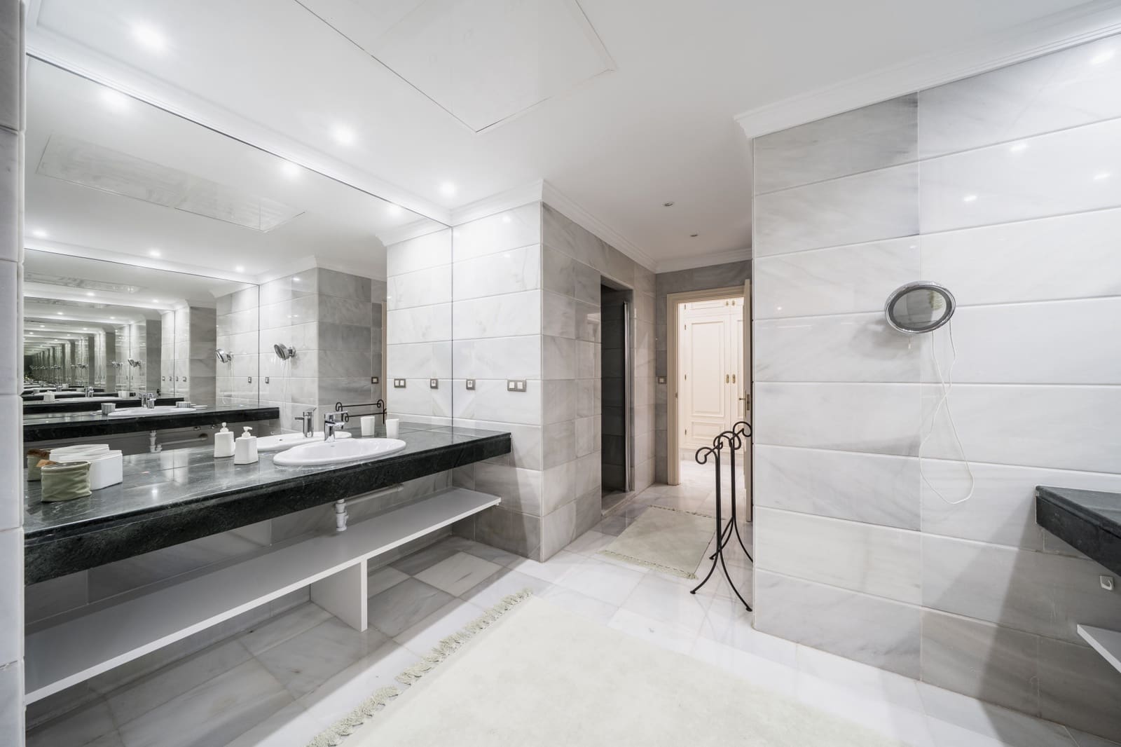 5 soveværelse Villa til leje i Guadalmina med swimmingpool garage - € 12.000 (Ref: 9183340)