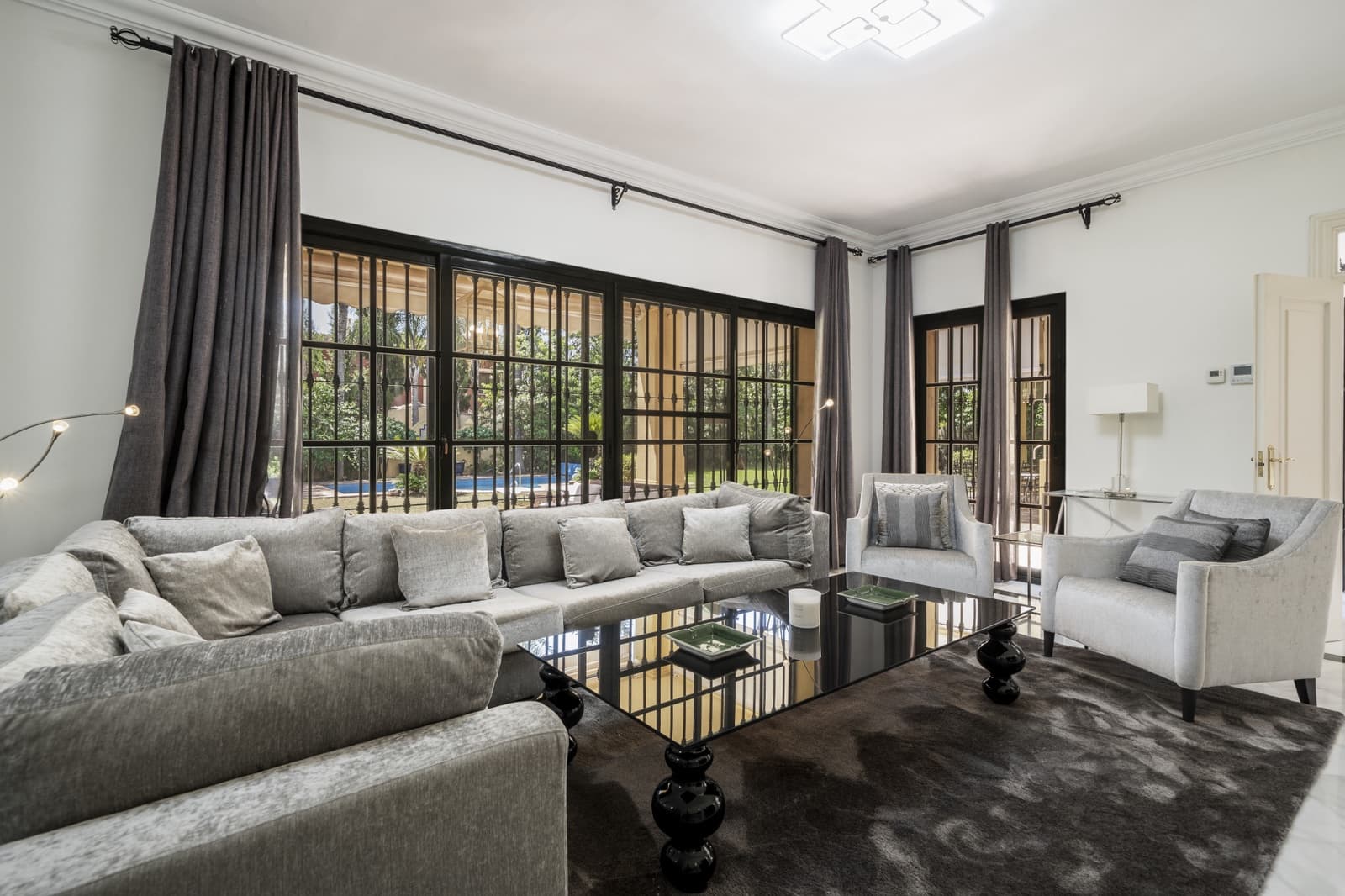 5 soveværelse Villa til leje i Guadalmina med swimmingpool garage - € 12.000 (Ref: 9183340)