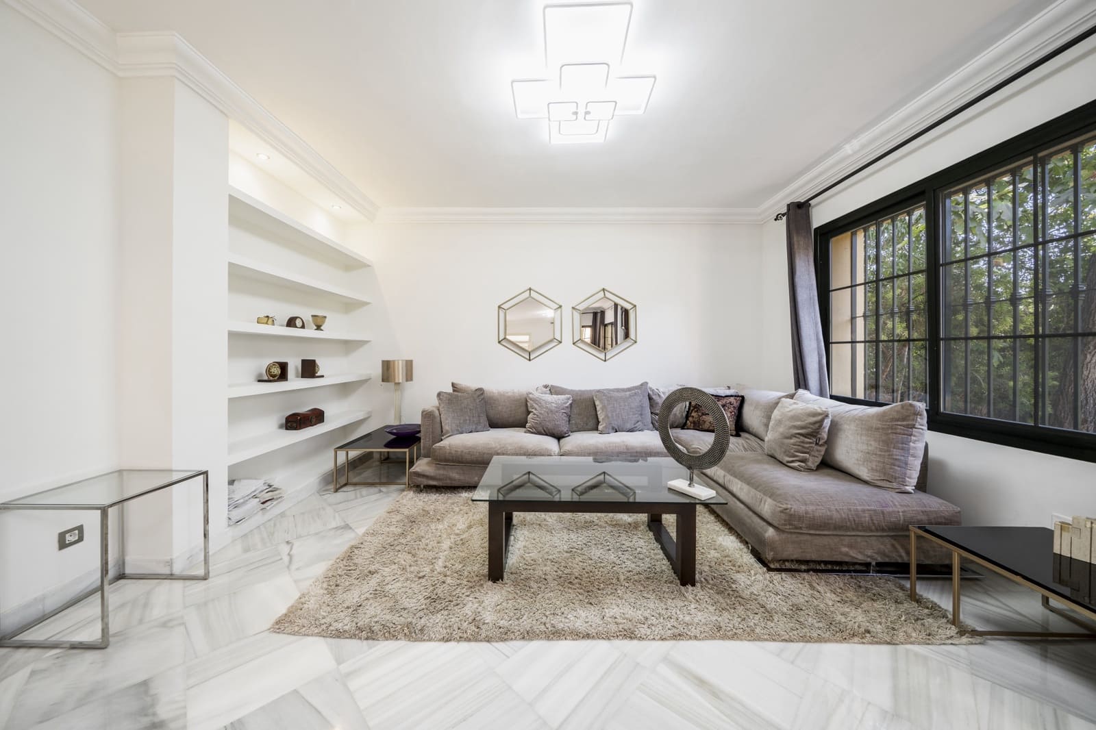 5 soveværelse Villa til leje i Guadalmina med swimmingpool garage - € 12.000 (Ref: 9183340)