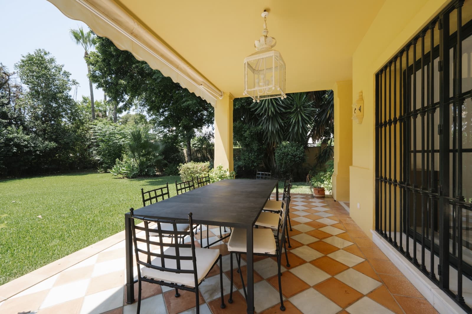 5 soveværelse Villa til leje i Guadalmina med swimmingpool garage - € 12.000 (Ref: 9183340)