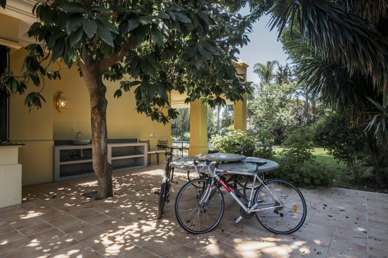 5 soveværelse Villa til leje i Guadalmina med swimmingpool garage - € 12.000 (Ref: 9183340)