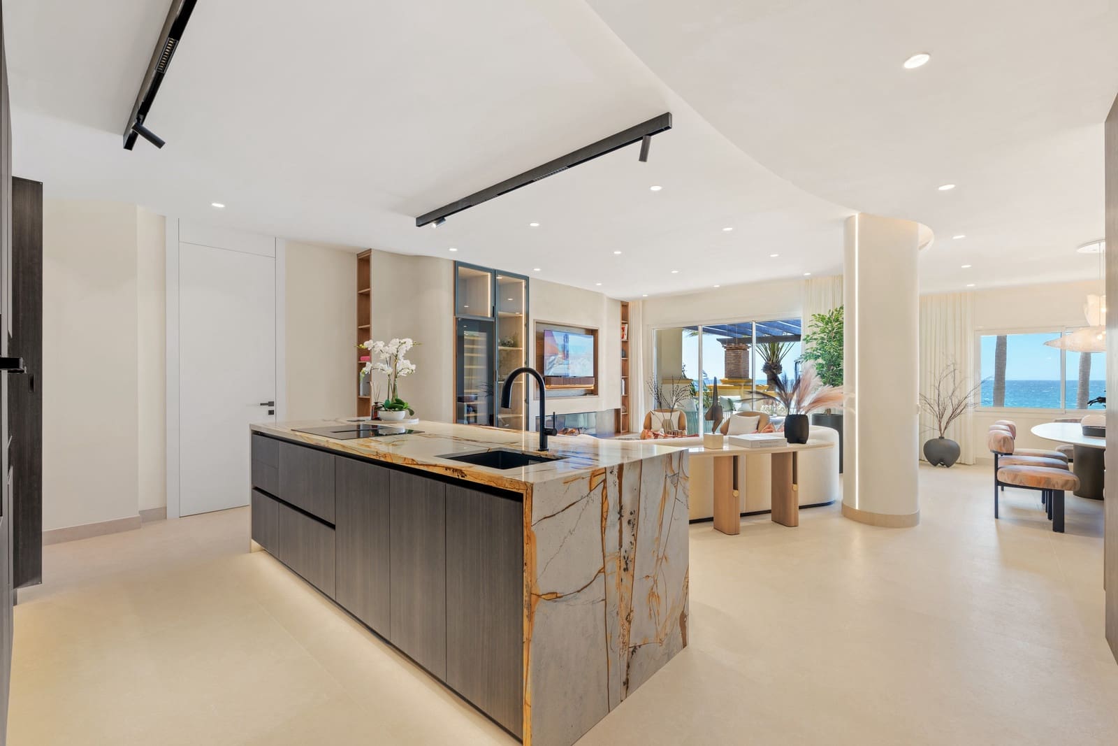 3 bedroom Apartment for sale in Marbella with pool garage - € 2,995,000 (Ref: 9183341)
