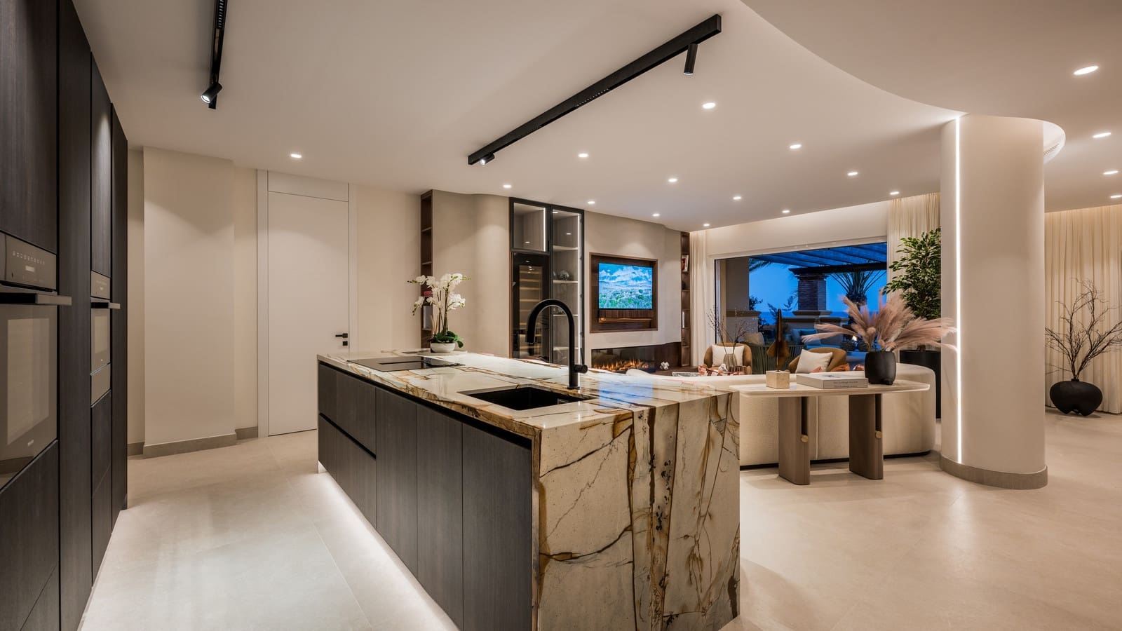 3 bedroom Apartment for sale in Marbella with pool garage - € 2,995,000 (Ref: 9183341)
