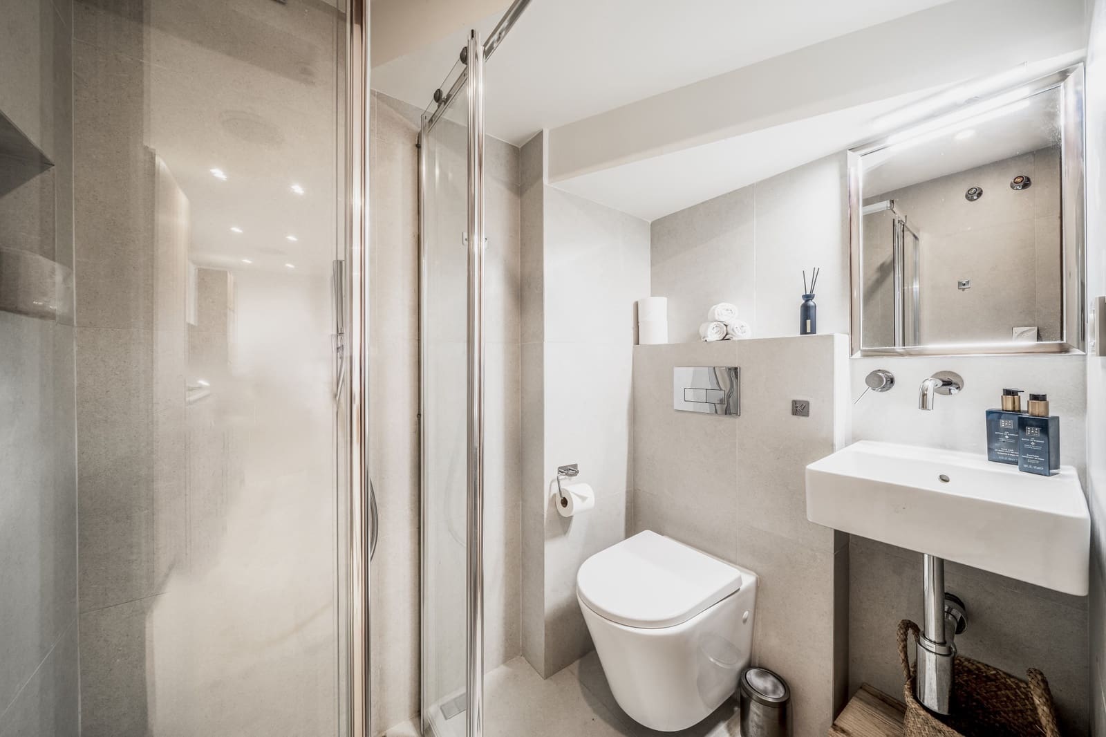 3 Zimmer Apartment zu verkaufen in Nueva Andalucia mit Pool Garage - 765.000 € (Ref: 9192103)