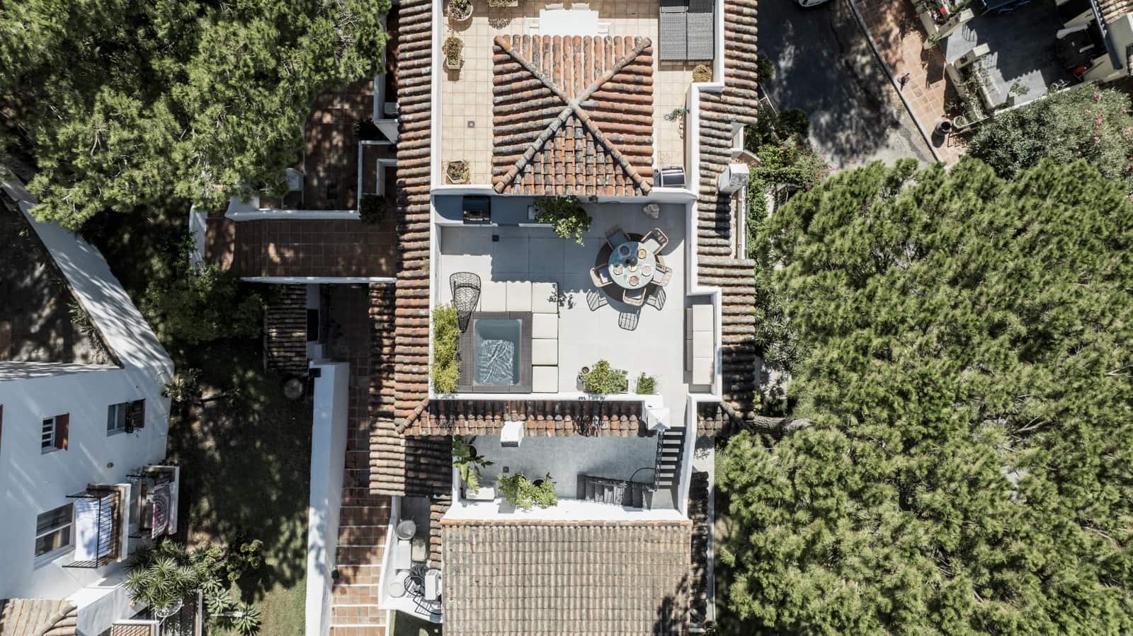 3 Zimmer Apartment zu verkaufen in Nueva Andalucia mit Pool Garage - 765.000 € (Ref: 9192103)