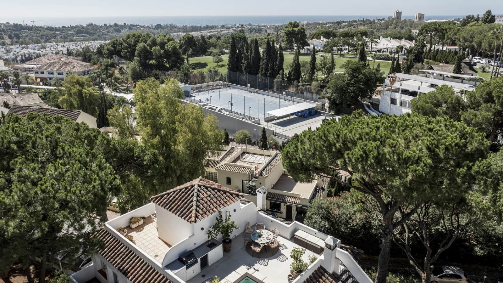 3 Zimmer Apartment zu verkaufen in Nueva Andalucia mit Pool Garage - 765.000 € (Ref: 9192103)