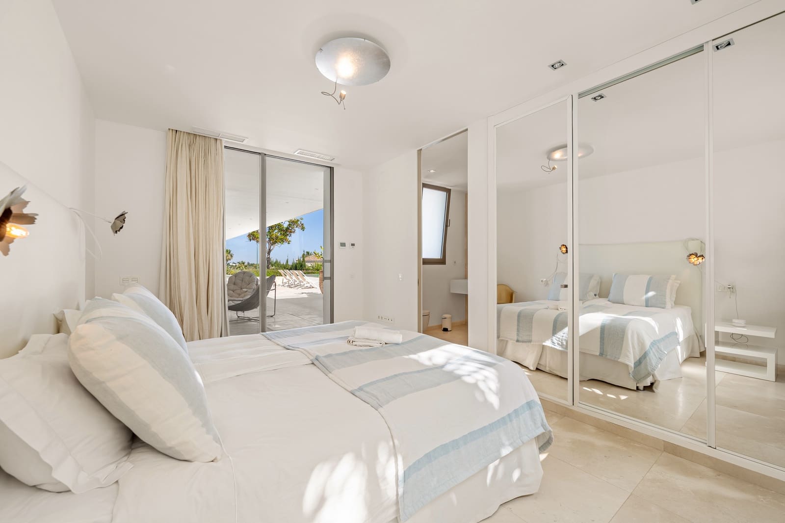 7 soverom Villa til salgs i Nueva Andalucia med svømmebasseng garasje - € 7 950 000 (Ref: 9192104)