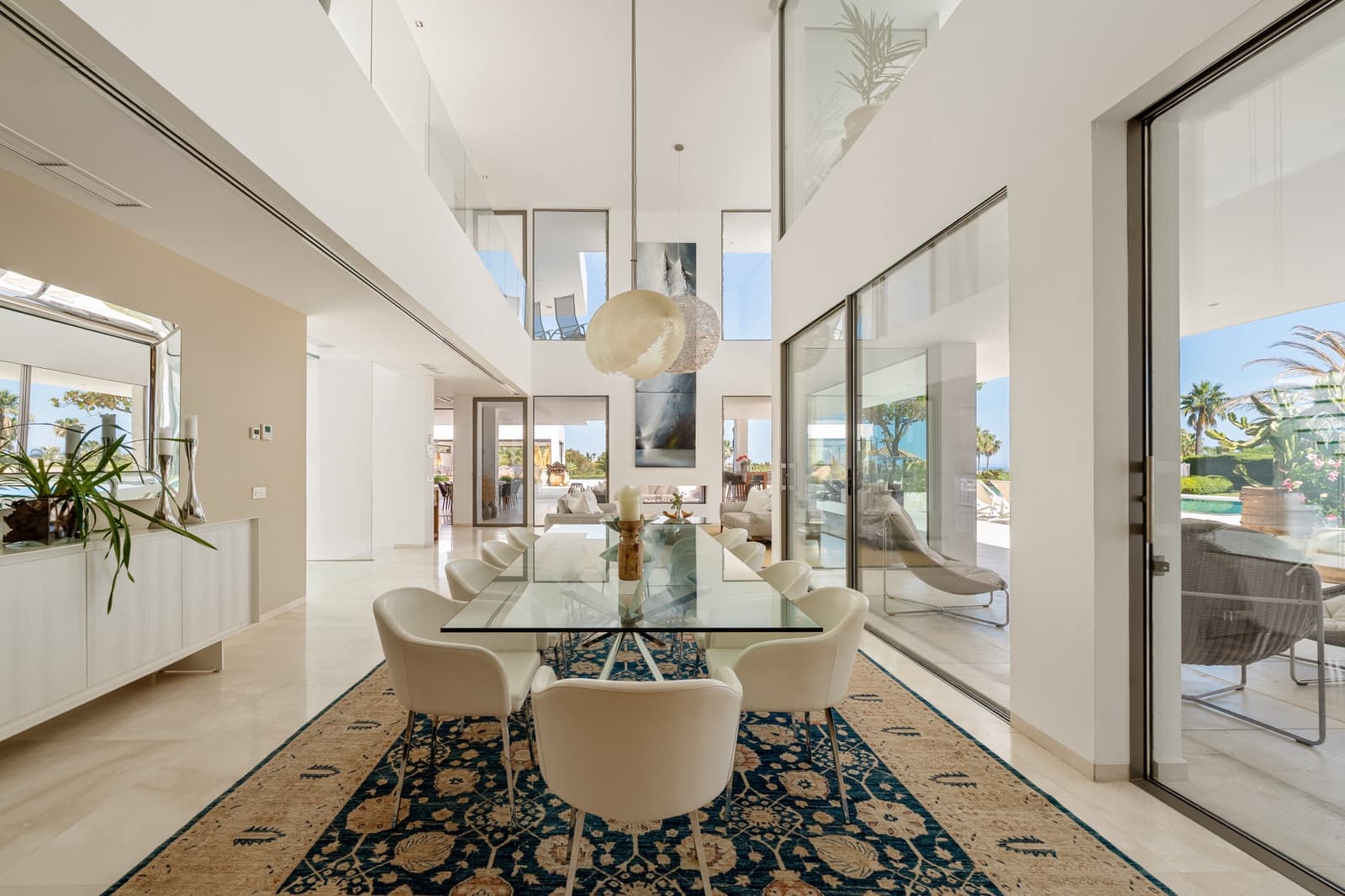 7 soverom Villa til salgs i Nueva Andalucia med svømmebasseng garasje - € 7 950 000 (Ref: 9192104)