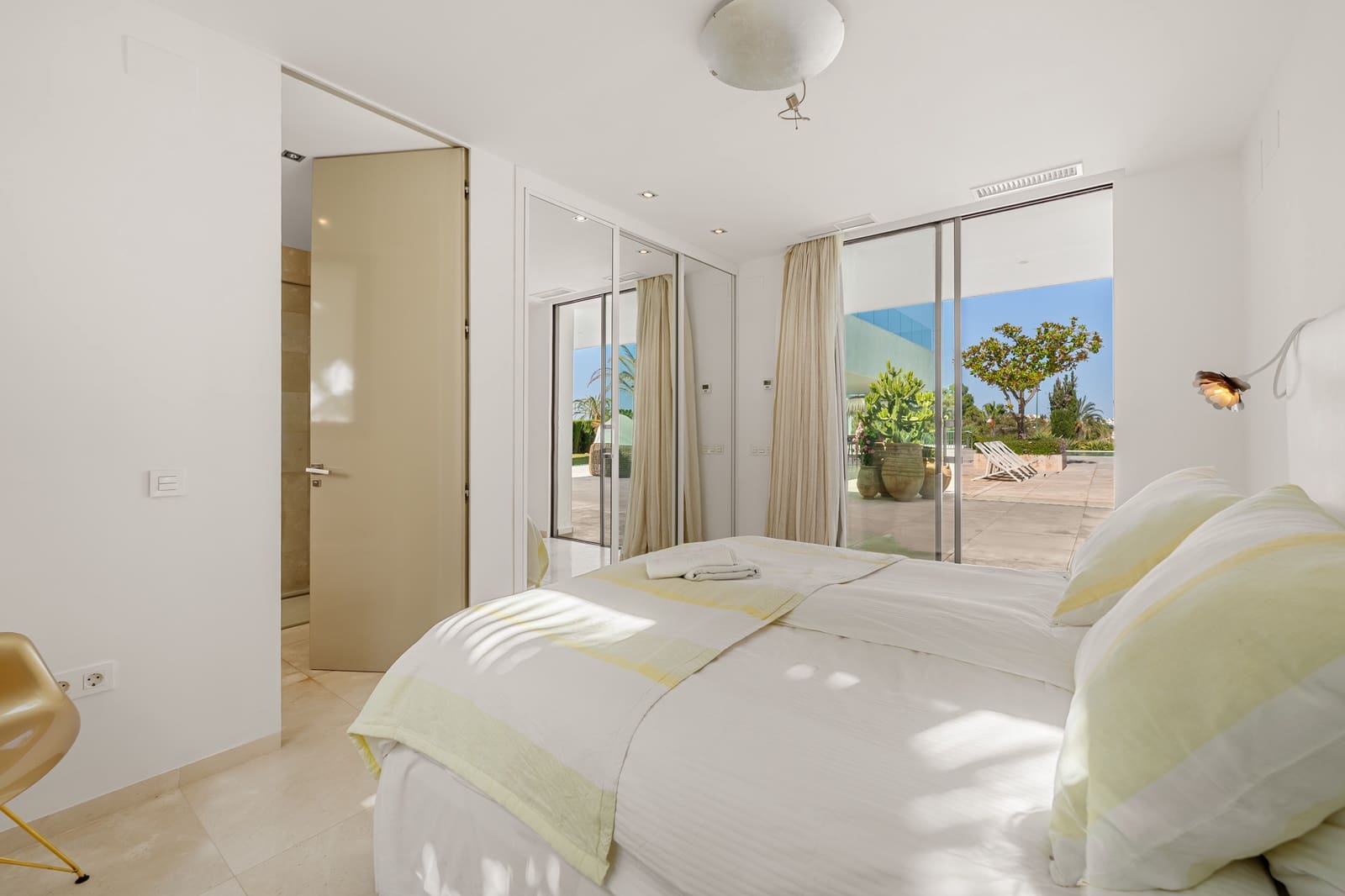 Chalet de 7 habitaciones en Nueva Andalucia en venta con piscina garaje - 7.950.000 € (Ref: 9192104)