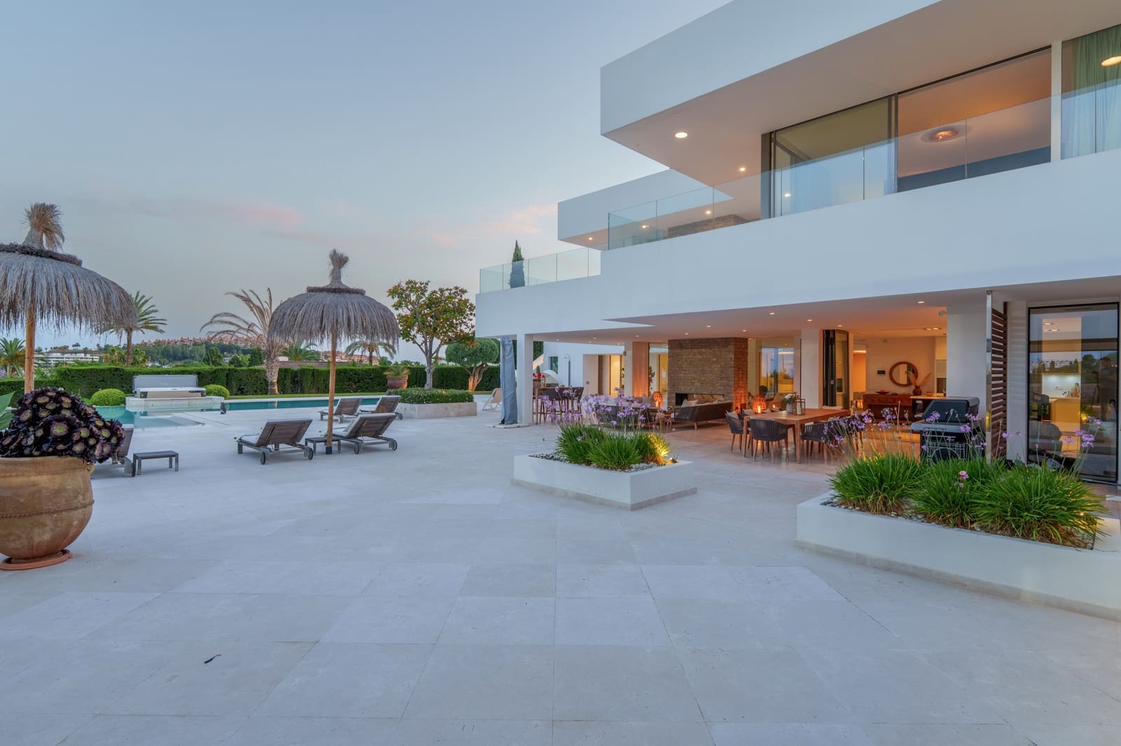 Chalet de 7 habitaciones en Nueva Andalucia en venta con piscina garaje - 7.950.000 € (Ref: 9192104)