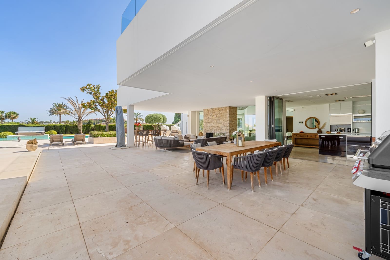 Chalet de 7 habitaciones en Nueva Andalucia en venta con piscina garaje - 7.950.000 € (Ref: 9192104)