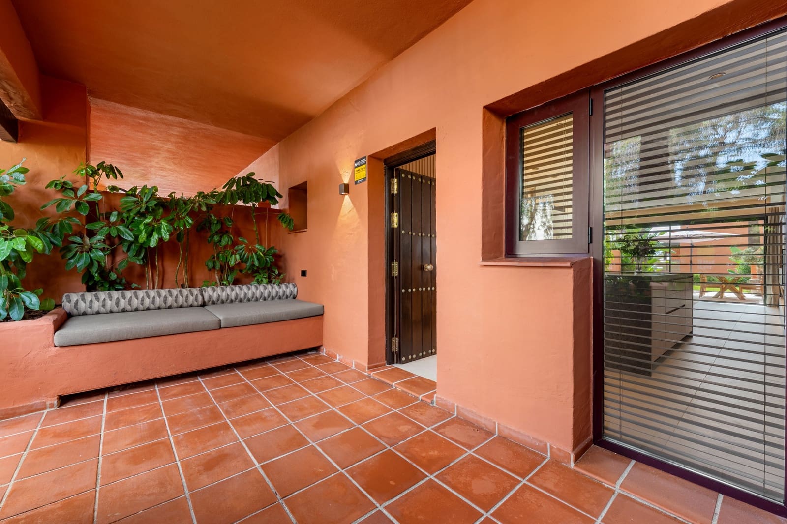 4 soveværelse Byhus til salg i Golden Mile med swimmingpool garage - € 2.395.000 (Ref: 9208153)