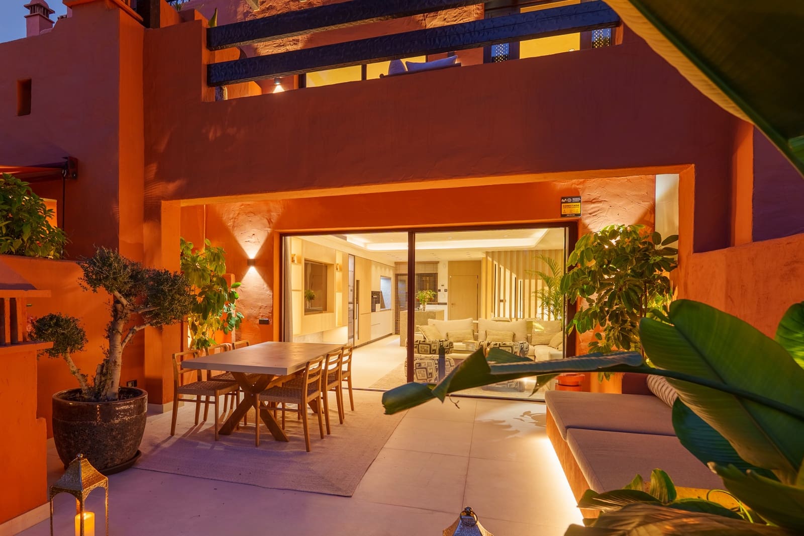 4 soveværelse Byhus til salg i Golden Mile med swimmingpool garage - € 2.395.000 (Ref: 9208153)