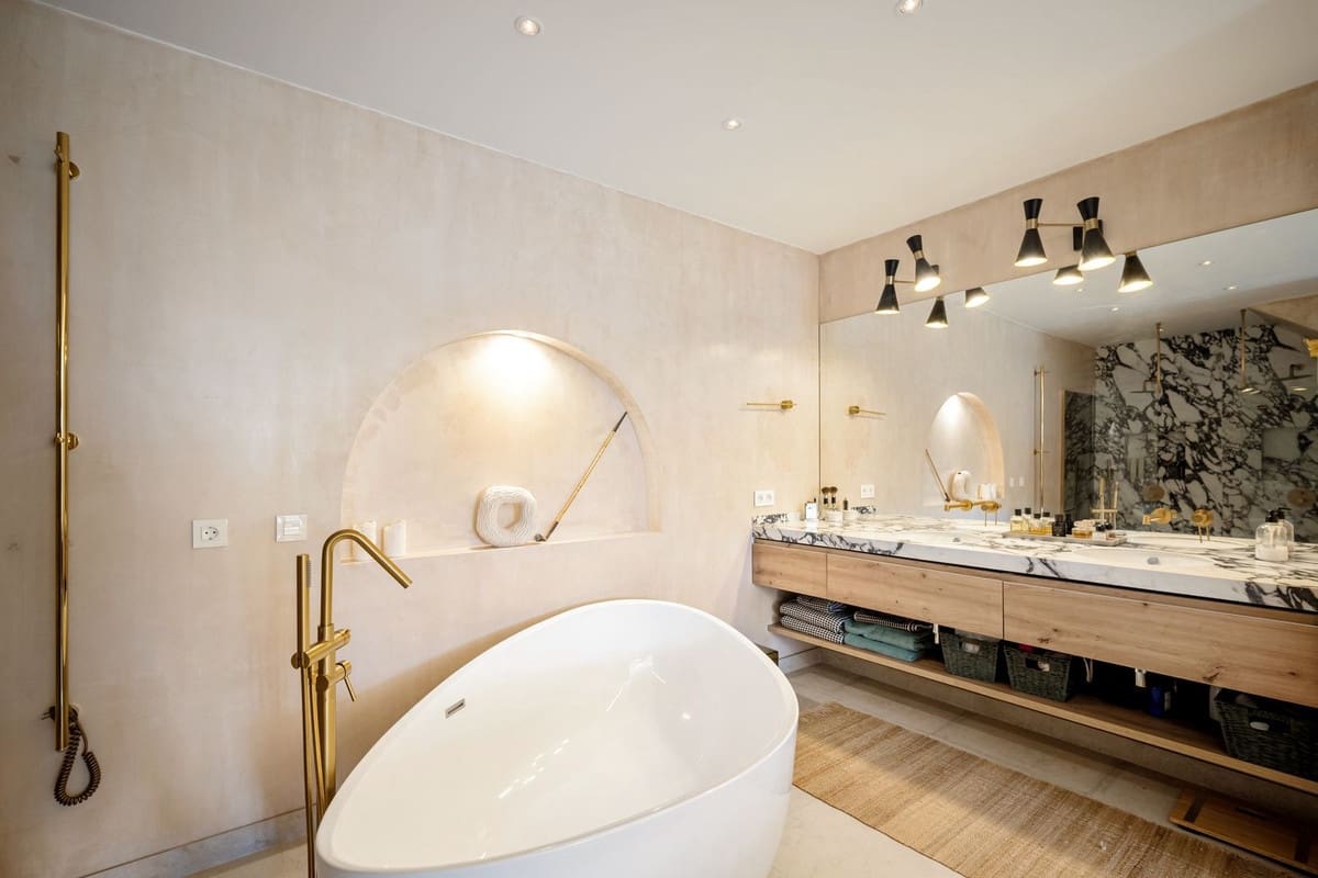 4 soveværelse Byhus til salg i Marbella med swimmingpool garage - € 1.695.000 (Ref: 9251920)