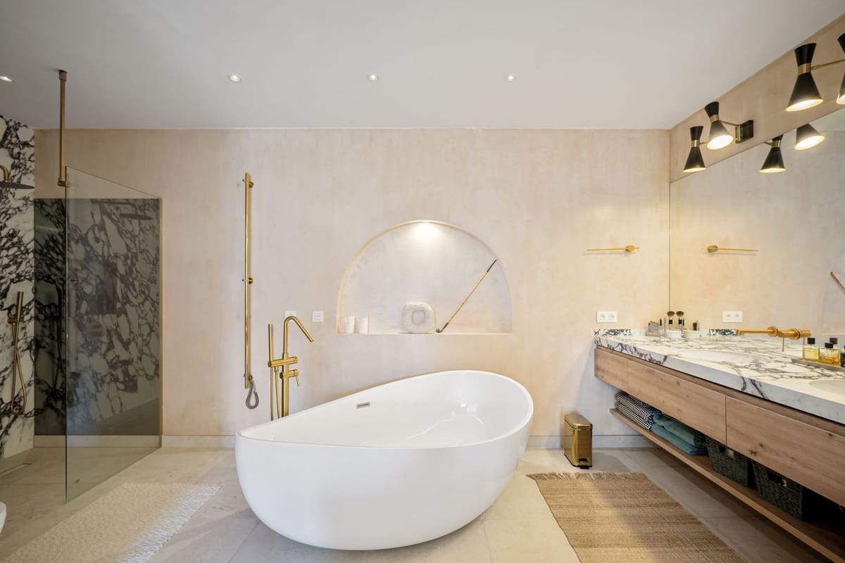 4 soveværelse Byhus til salg i Marbella med swimmingpool garage - € 1.695.000 (Ref: 9251920)