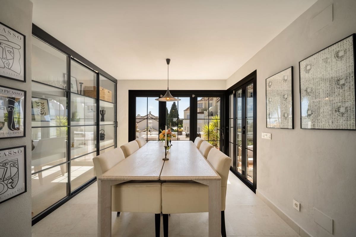 4 soveværelse Byhus til salg i Marbella med swimmingpool garage - € 1.695.000 (Ref: 9251920)