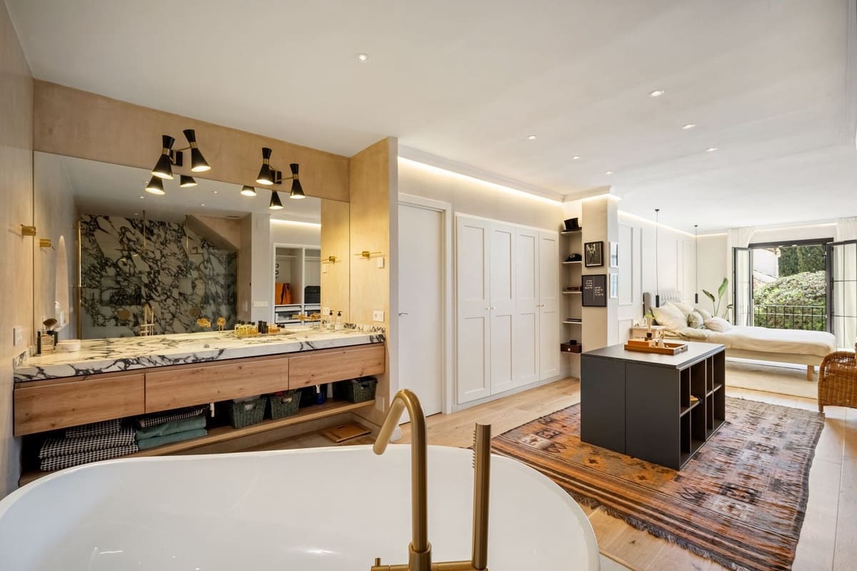 4 soveværelse Byhus til salg i Marbella med swimmingpool garage - € 1.695.000 (Ref: 9251920)