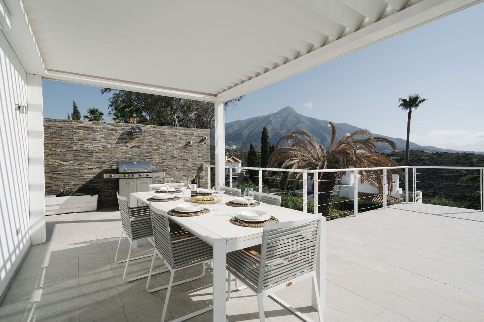 5 chambre Villa/Maison à vendre à Nueva Andalucia avec piscine garage - 3 350 000 € (Ref: 9256822)