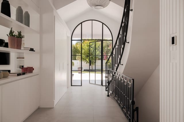 5 sypialnia Willa na sprzedaż w Los Naranjos, Marbella z basenem garażem - 4 950 000 € (Ref: 9256830)