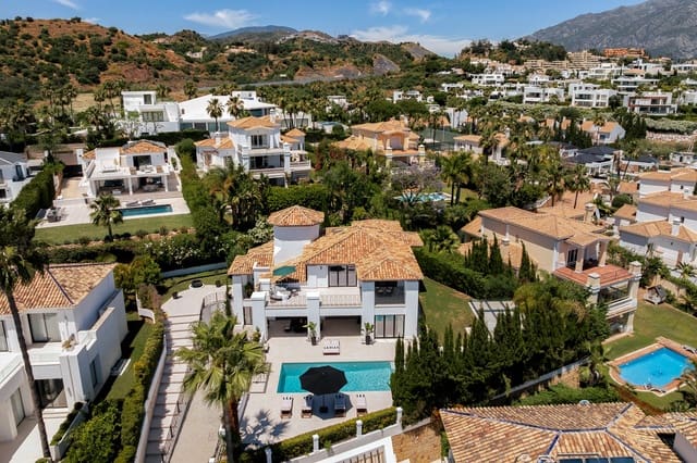 5 sypialnia Willa na sprzedaż w Los Naranjos, Marbella z basenem garażem - 4 950 000 € (Ref: 9256830)