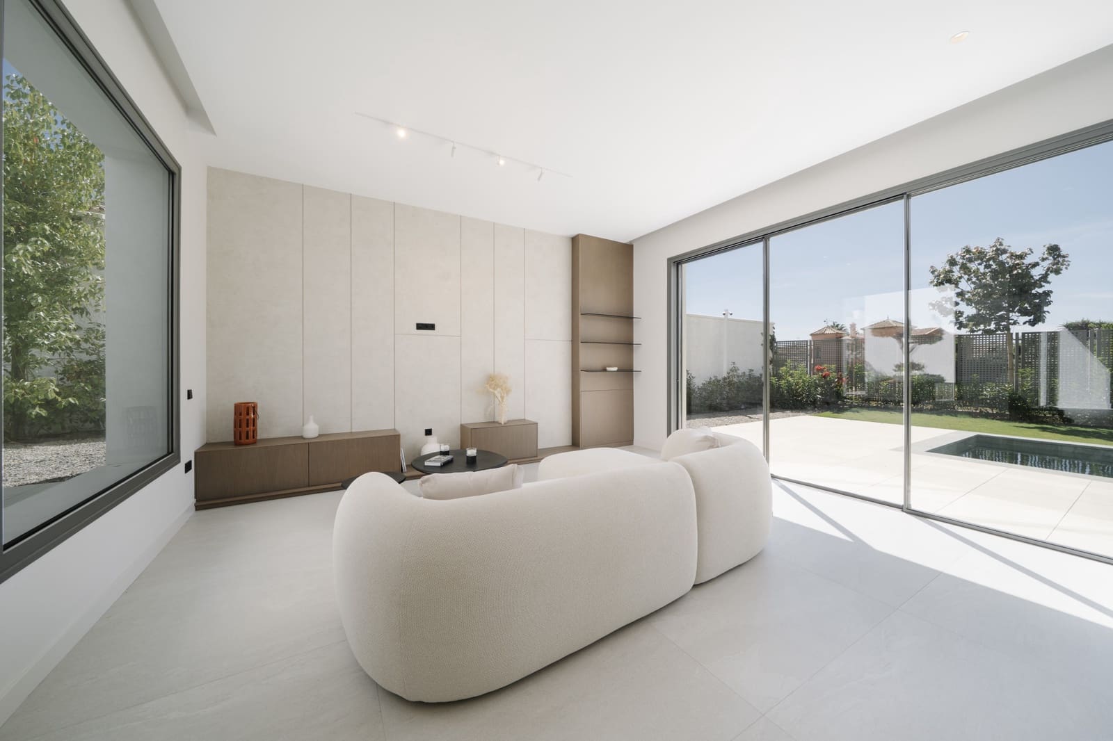 4 sypialnia Willa na sprzedaż w Estepona z basenem garażem - 1 695 000 € (Ref: 9264122)