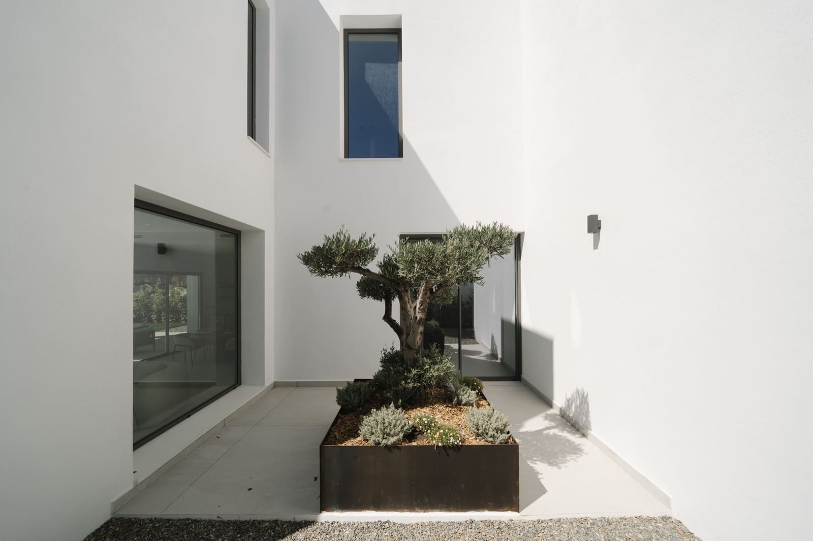 4 sypialnia Willa na sprzedaż w Estepona z basenem garażem - 1 695 000 € (Ref: 9264122)