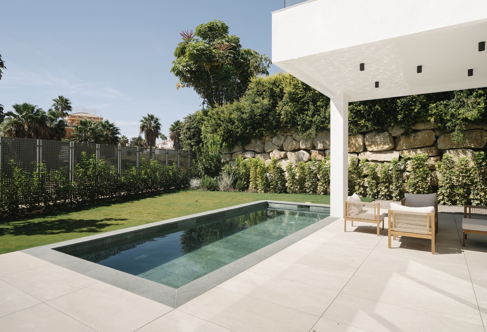 4 sypialnia Willa na sprzedaż w Estepona z basenem garażem - 1 695 000 € (Ref: 9264122)