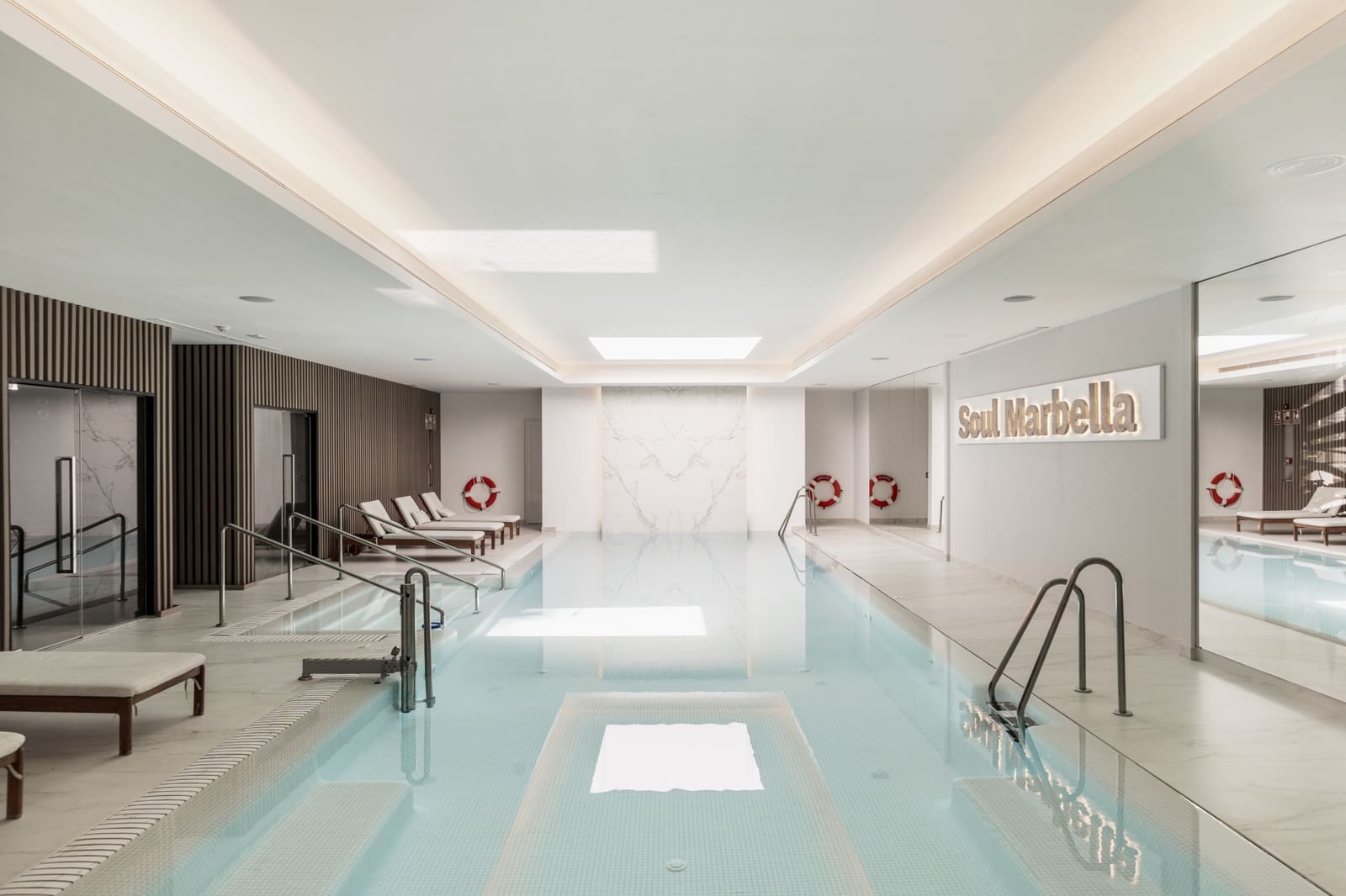 4 chambre Appartement à vendre à Marbella avec piscine garage - 1 550 000 € (Ref: 9310570)