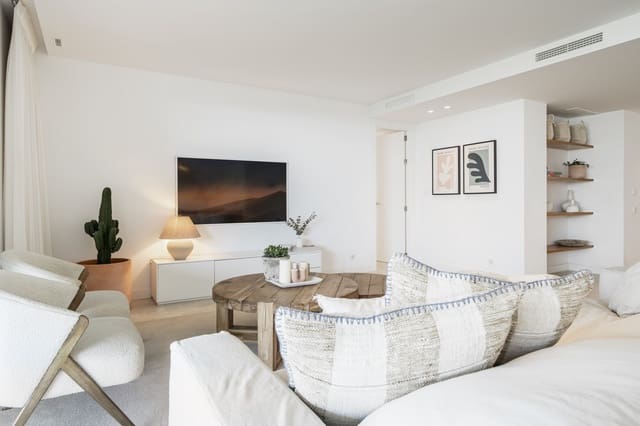 4 makuuhuone Huoneisto myytävänä paikassa Bahía de Marbella, Marbella mukana uima-altaan 
autotalli - 1 495 000 € (Ref: 9310570)