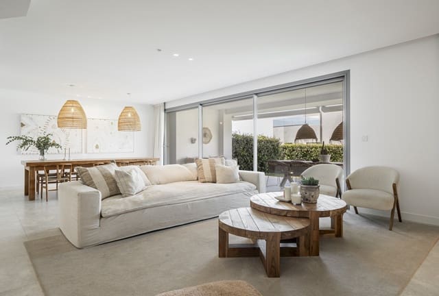 4 makuuhuone Huoneisto myytävänä paikassa Bahía de Marbella, Marbella mukana uima-altaan 
autotalli - 1 495 000 € (Ref: 9310570)