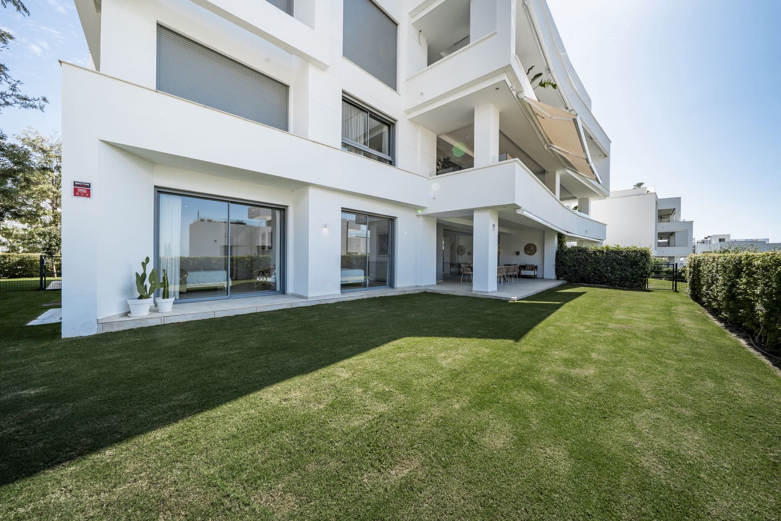 4 bedroom Apartment for sale in Marbella with pool garage - € 1,495,000 (Ref: 9310570)