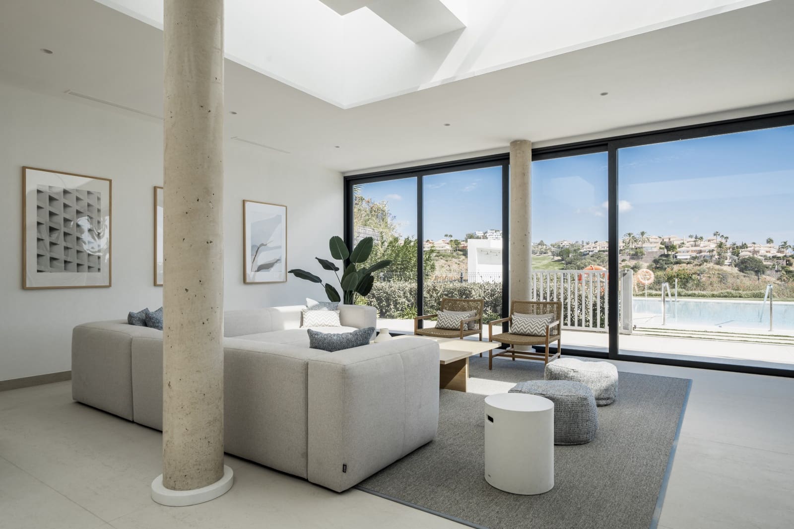 4 bedroom Apartment for sale in Marbella with pool garage - € 1,495,000 (Ref: 9310570)