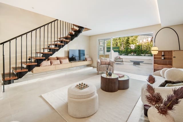 Casa de 3 habitaciones en Nagüeles Alto, Marbella en venta con piscina garaje - 1.495.000 € (Ref: 9326093)