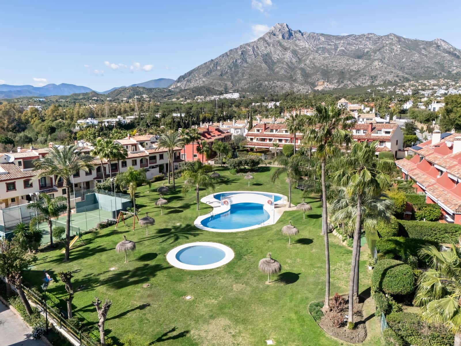 Casa de 3 habitaciones en Marbella en venta con piscina garaje - 1.495.000 € (Ref: 9326093)