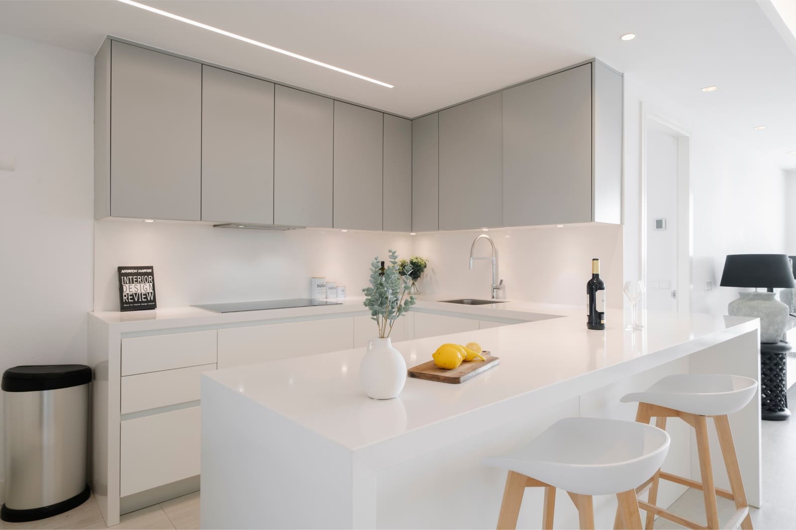 3 soverom Leilighet til salgs i Nueva Andalucia med svømmebasseng garasje - € 949 000 (Ref: 9330239)