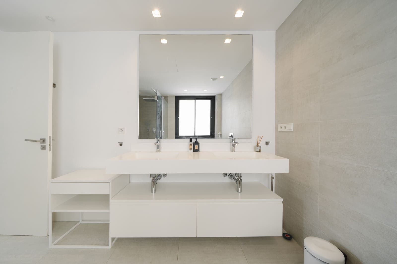 3 soverom Leilighet til salgs i Nueva Andalucia med svømmebasseng garasje - € 949 000 (Ref: 9330239)