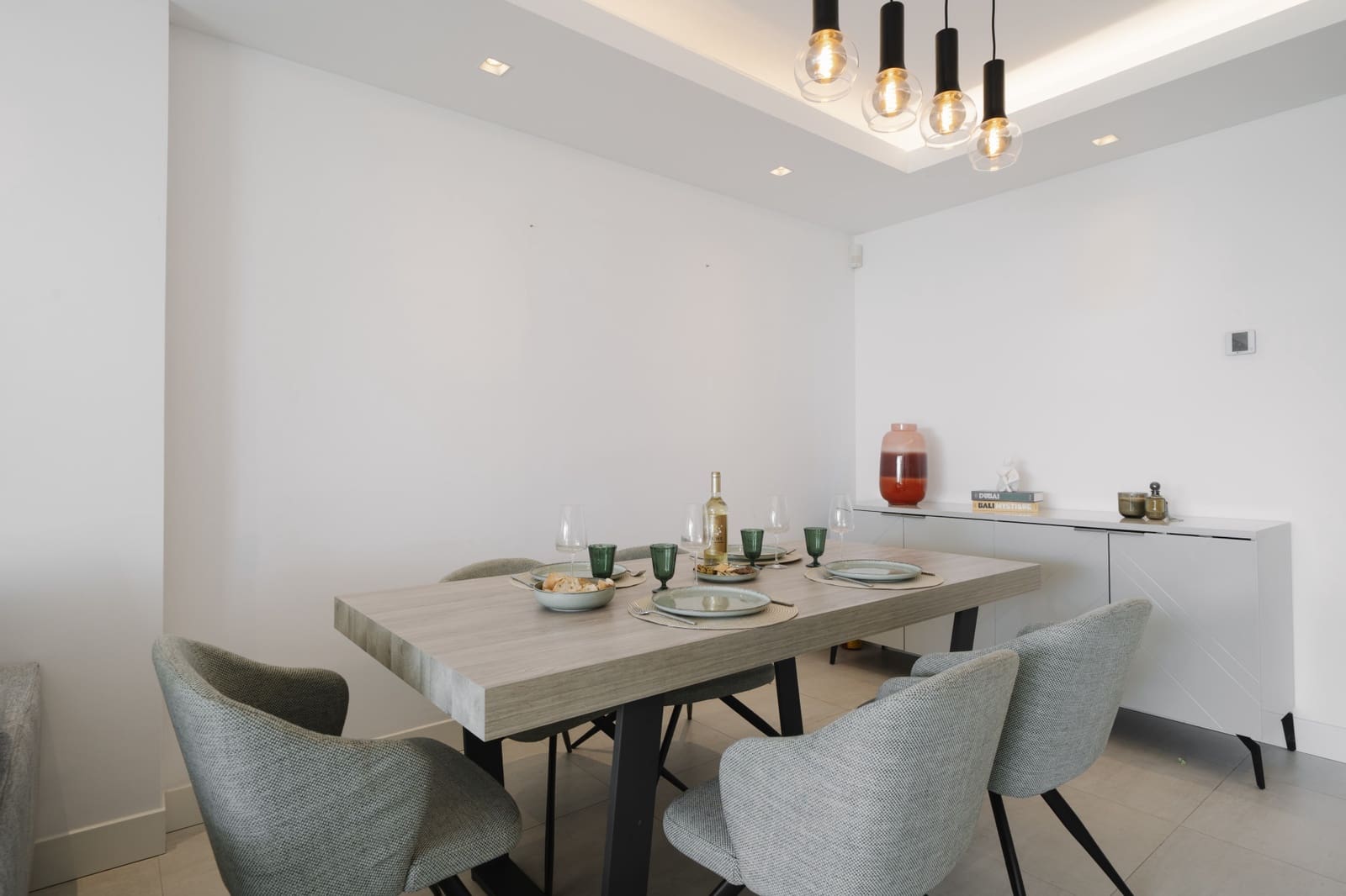 3 soverom Leilighet til salgs i Nueva Andalucia med svømmebasseng garasje - € 949 000 (Ref: 9330239)