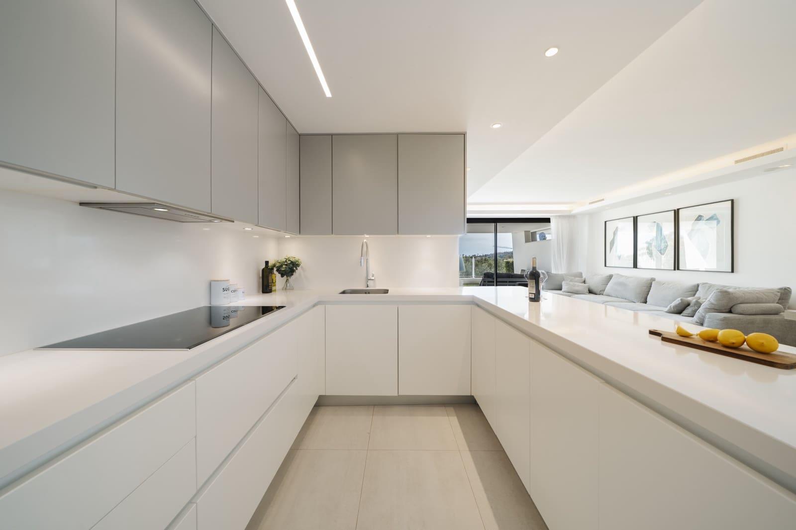 3 soverom Leilighet til salgs i Nueva Andalucia med svømmebasseng garasje - € 949 000 (Ref: 9330239)