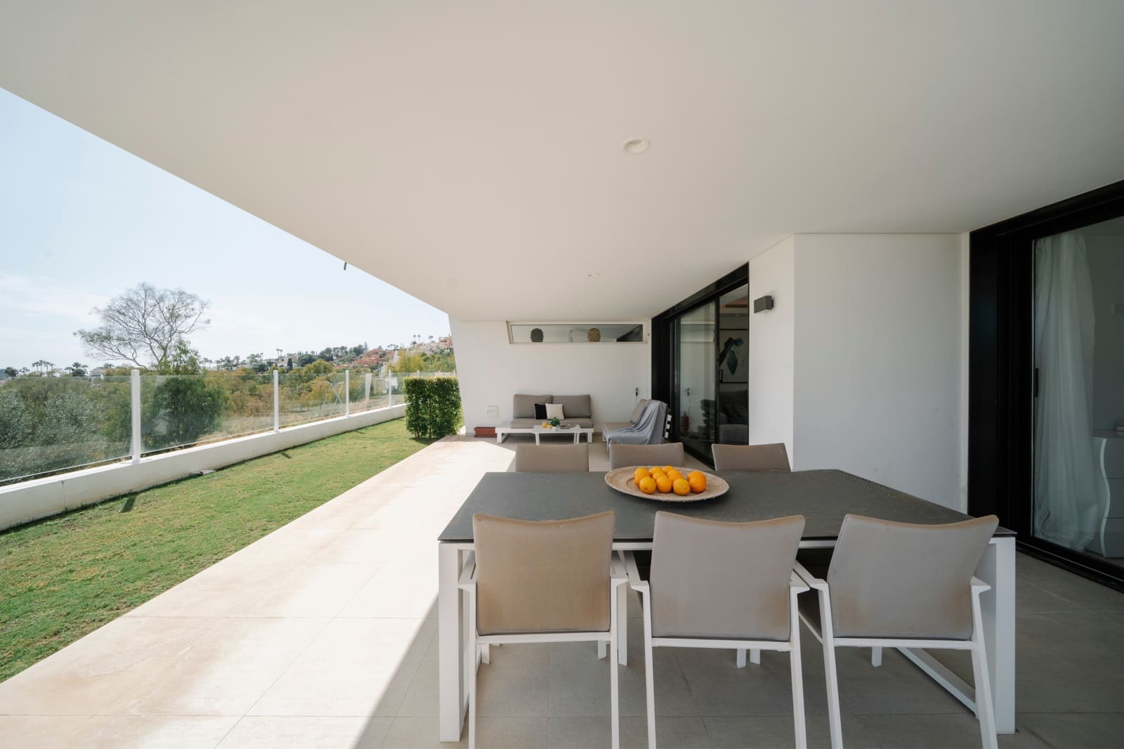 3 soverom Leilighet til salgs i Nueva Andalucia med svømmebasseng garasje - € 949 000 (Ref: 9330239)