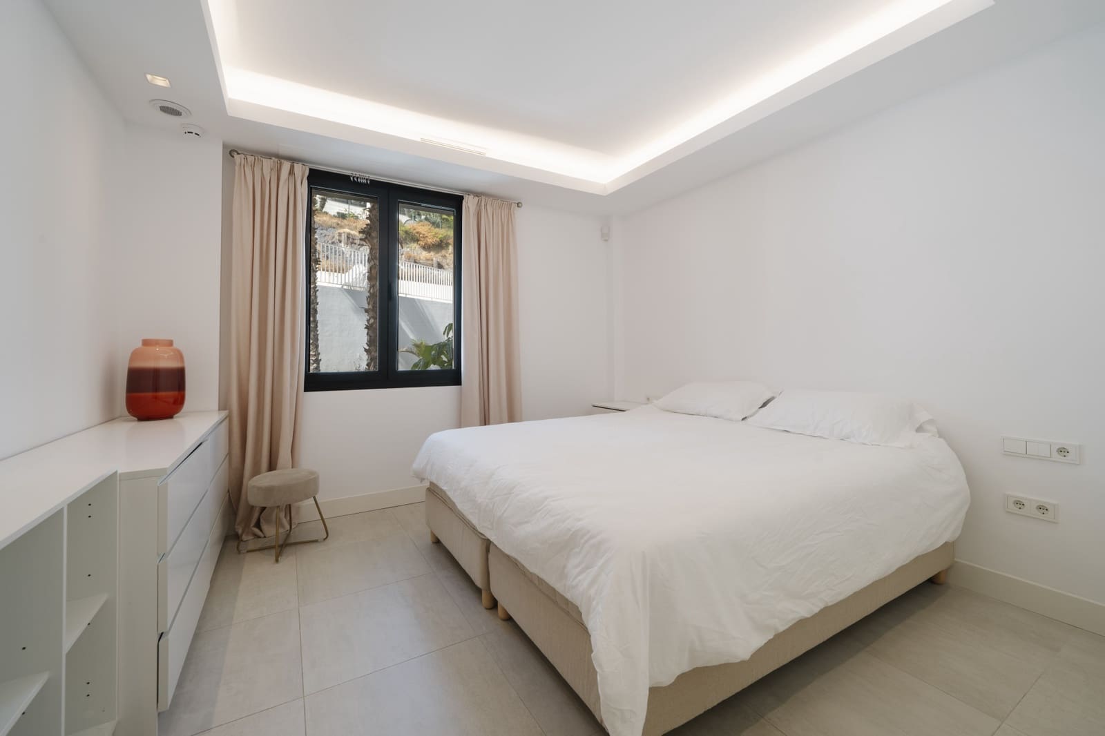 3 soverom Leilighet til salgs i Nueva Andalucia med svømmebasseng garasje - € 949 000 (Ref: 9330239)