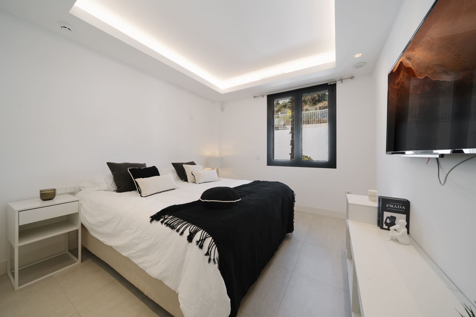 3 soverom Leilighet til salgs i Nueva Andalucia med svømmebasseng garasje - € 949 000 (Ref: 9330239)