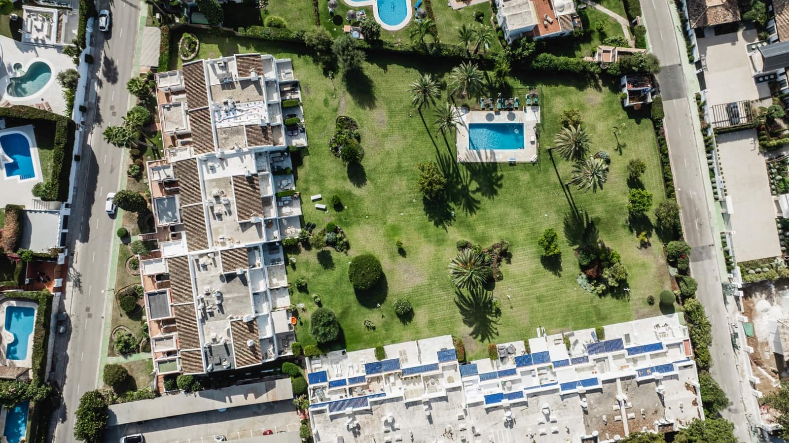 4 sovrum Hus till salu i Nueva Andalucia med pool garage - 1 499 000 € (Ref: 9344451)