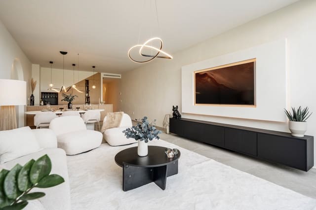 4 sypialnia Dom na sprzedaż w Las Brisas, Marbella z basenem garażem - 1 395 000 € (Ref: 9344451)