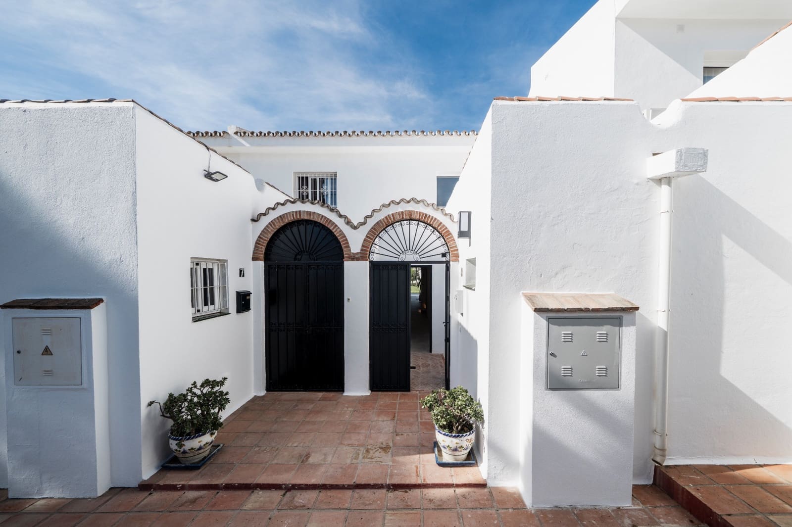 4 makuuhuone Omakotitalo myytävänä paikassa Nueva Andalucia mukana uima-altaan 
autotalli - 1 395 000 € (Ref: 9344451)