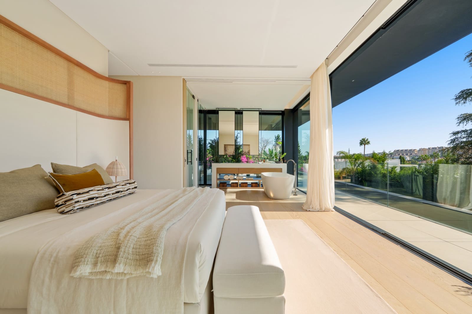 6 soveværelse Villa til salg i Marbella med swimmingpool garage - € 8.650.000 (Ref: 9349130)