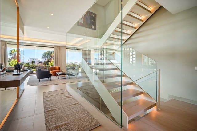 4 slaapkamer Halfvrijstaande villa te koop in Las Brisas, Marbella met zwembad garage - € 4.450.000 (Ref: 9375034)