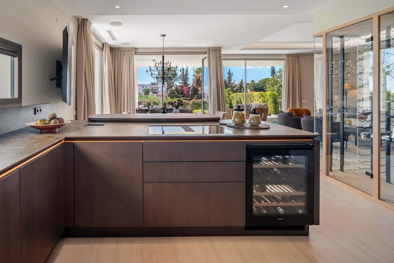 4 sovrum Semi-fristående Villa till salu i Marbella med pool garage - 4 450 000 € (Ref: 9375034)