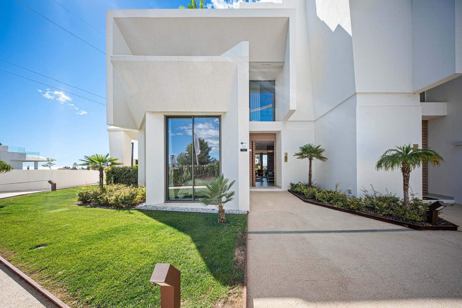 4 sovrum Semi-fristående Villa till salu i Marbella med pool garage - 4 450 000 € (Ref: 9375034)