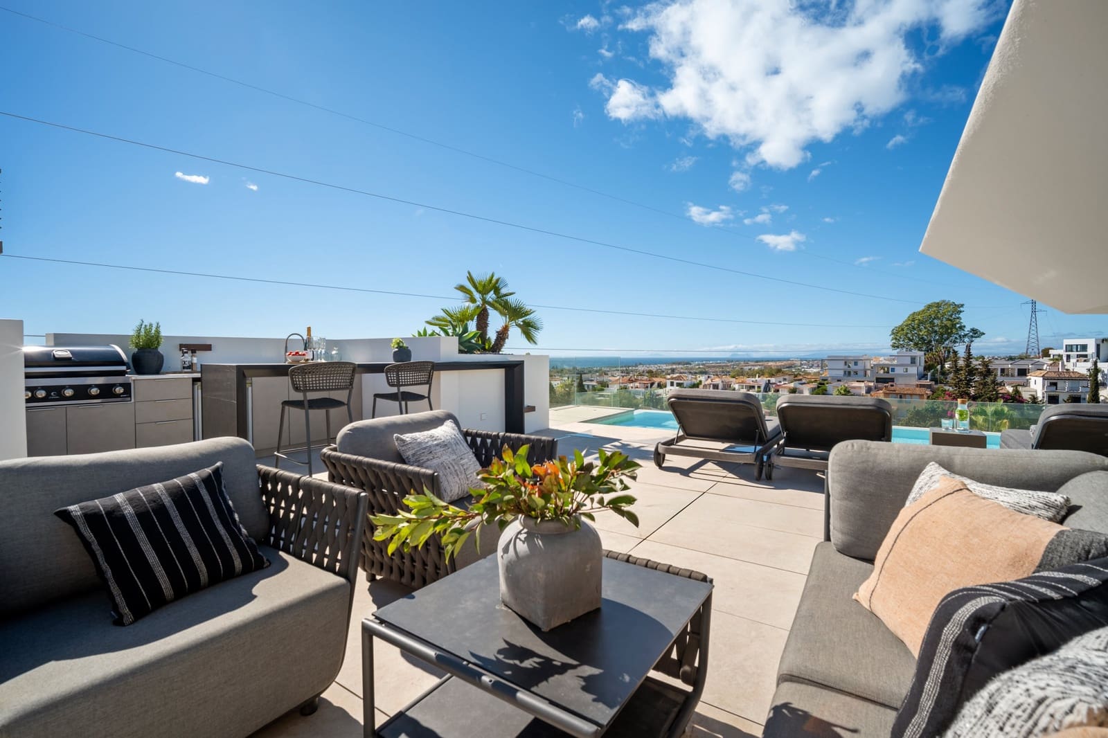 4 sovrum Semi-fristående Villa till salu i Marbella med pool garage - 4 450 000 € (Ref: 9375034)