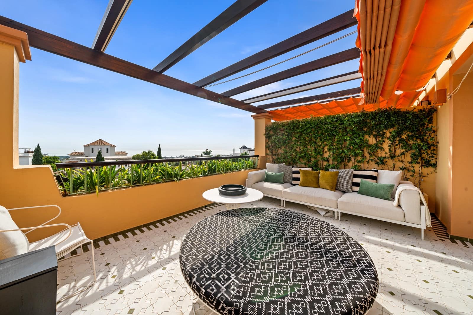 3 soverom Penthouse til salgs i Los Flamingos med svømmebasseng garasje - € 1 349 000 (Ref: 9378824)